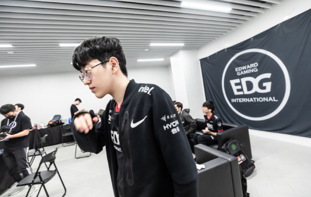 张琳艳在下 张琳艳在下